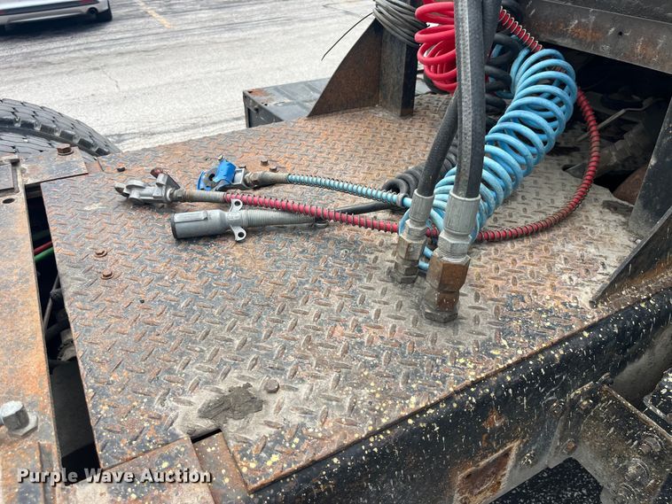 image for item EK8619 1995 Ford L9000 semi truck