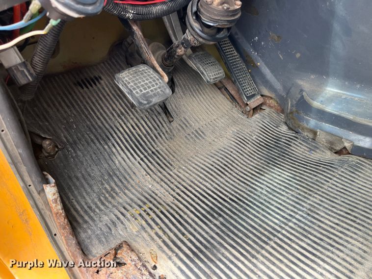 image for item EK8619 1995 Ford L9000 semi truck