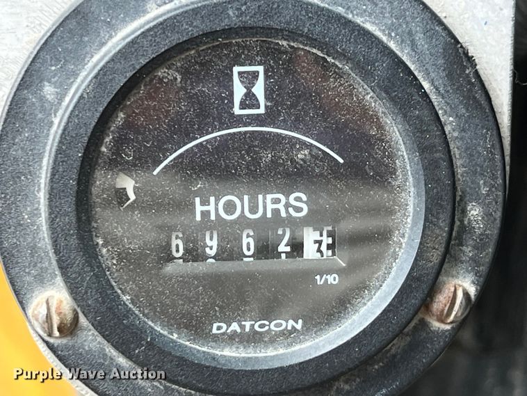 image for item EK8619 1995 Ford L9000 semi truck