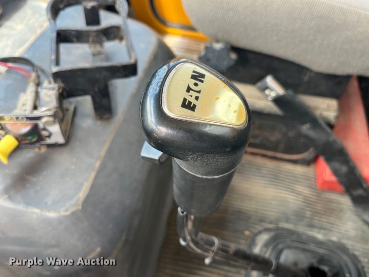 image for item EK8619 1995 Ford L9000 semi truck