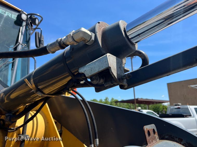 image for item EK8622 2009 John Deere  524K High Lift high lift wheel loader