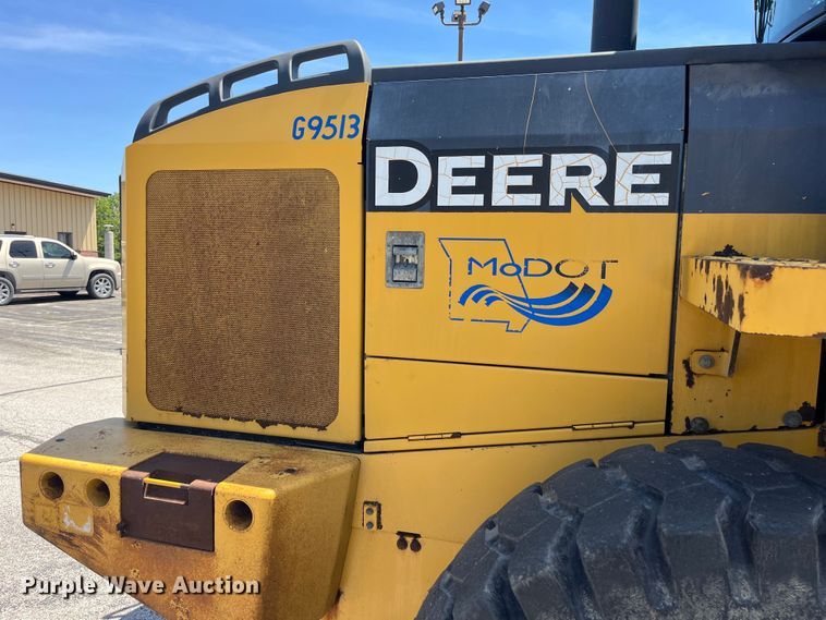 image for item EK8622 2009 John Deere  524K High Lift high lift wheel loader