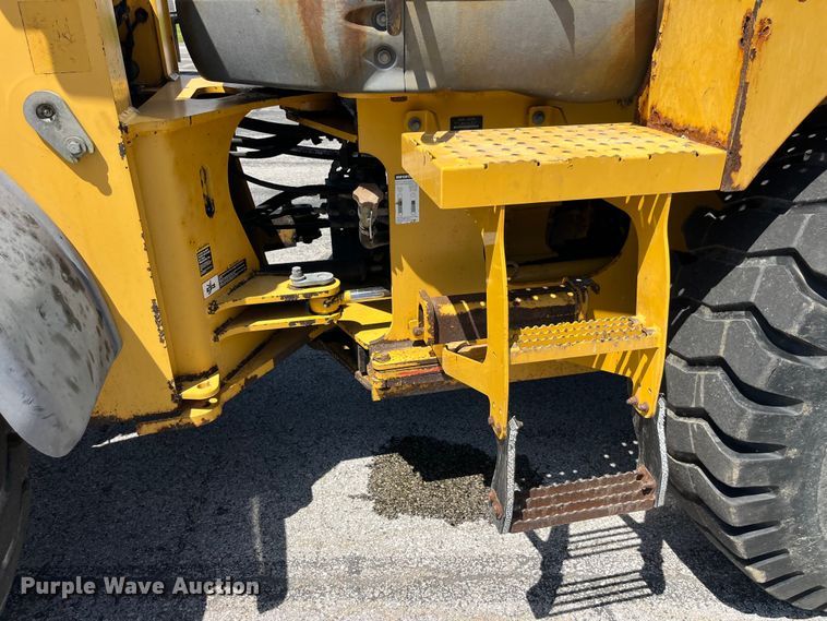 image for item EK8622 2009 John Deere  524K High Lift high lift wheel loader