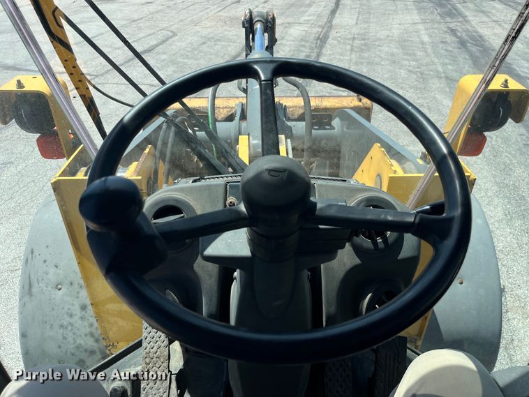 image for item EK8622 2009 John Deere  524K High Lift high lift wheel loader