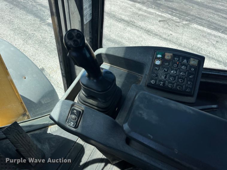 image for item EK8622 2009 John Deere  524K High Lift high lift wheel loader