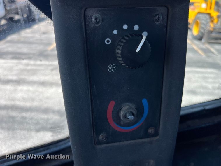 image for item EK8622 2009 John Deere  524K High Lift high lift wheel loader