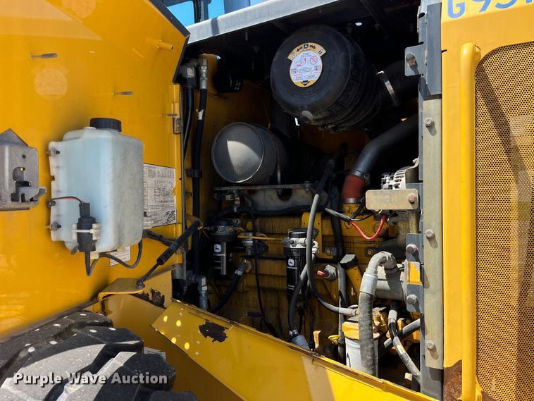 image for item EK8622 2009 John Deere  524K High Lift high lift wheel loader