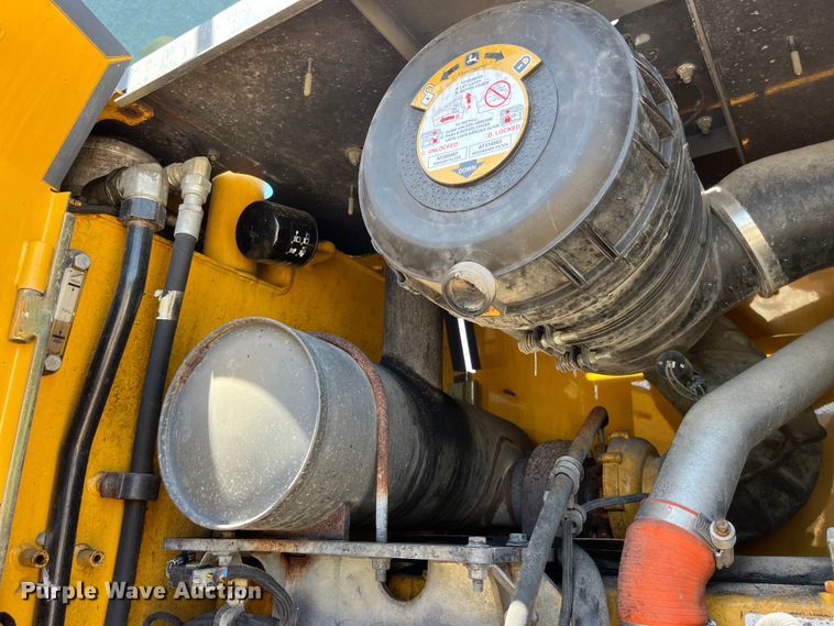 image for item EK8622 2009 John Deere  524K High Lift high lift wheel loader