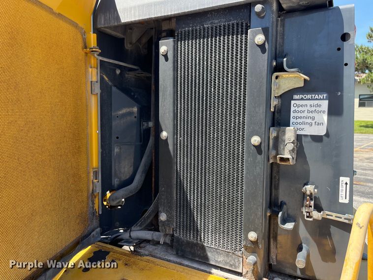 image for item EK8622 2009 John Deere  524K High Lift high lift wheel loader