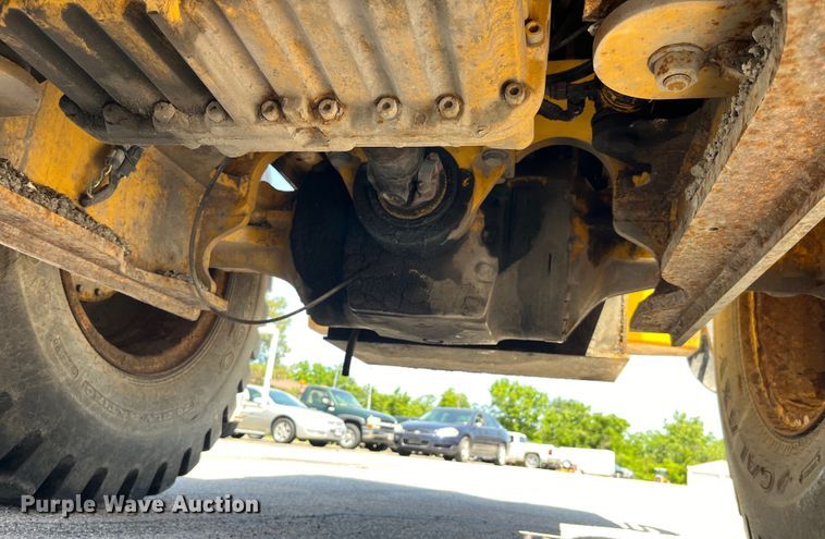 image for item EK8622 2009 John Deere  524K High Lift high lift wheel loader