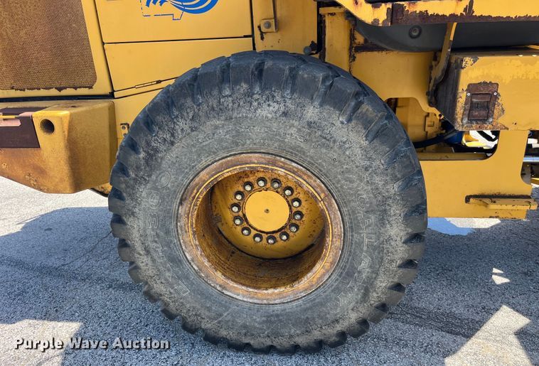 image for item EK8622 2009 John Deere  524K High Lift high lift wheel loader