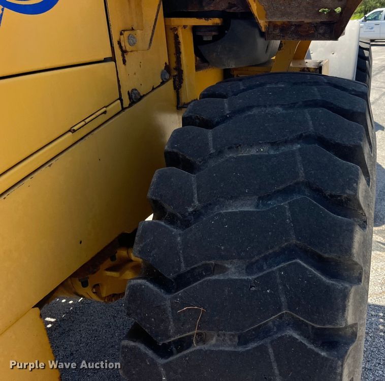 image for item EK8622 2009 John Deere  524K High Lift high lift wheel loader