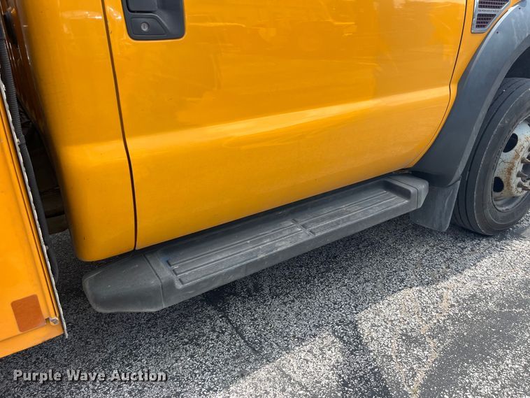 image for item EK8623 2008 Ford F550 Super Duty XL bucket truck