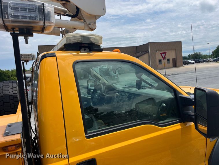 image for item EK8623 2008 Ford F550 Super Duty XL bucket truck