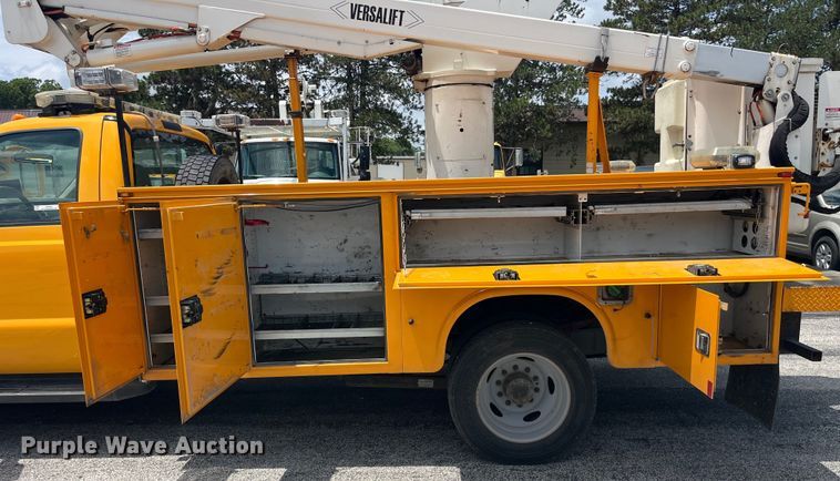 image for item EK8623 2008 Ford F550 Super Duty XL bucket truck