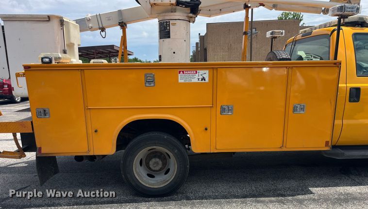 image for item EK8623 2008 Ford F550 Super Duty XL bucket truck