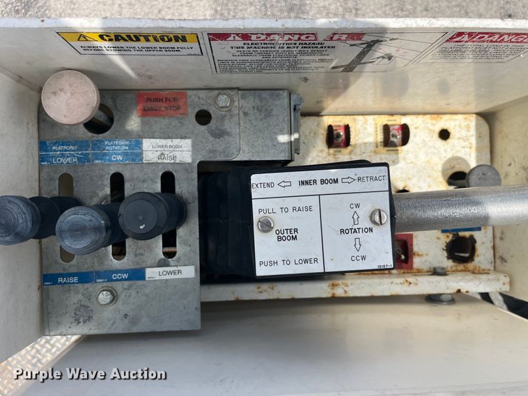 image for item EK8623 2008 Ford F550 Super Duty XL bucket truck