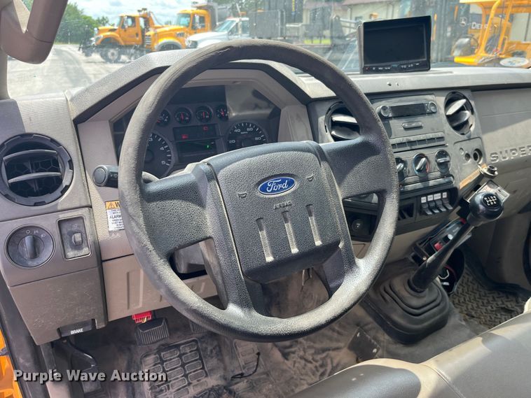 image for item EK8623 2008 Ford F550 Super Duty XL bucket truck