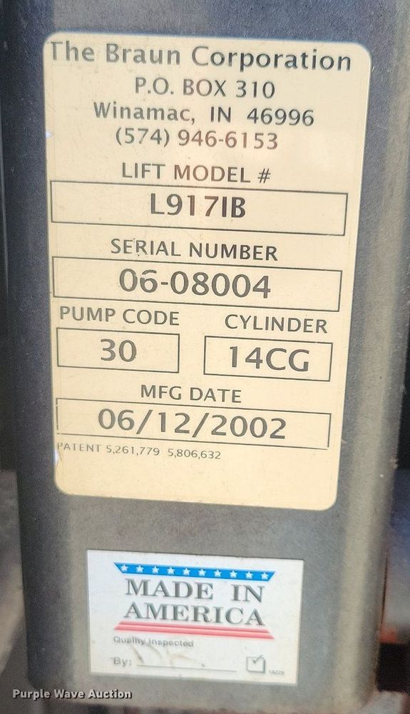 image for item KA9996 1998 Thomas Built 1010S school bus