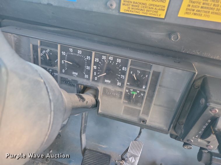 image for item KA9996 1998 Thomas Built 1010S school bus