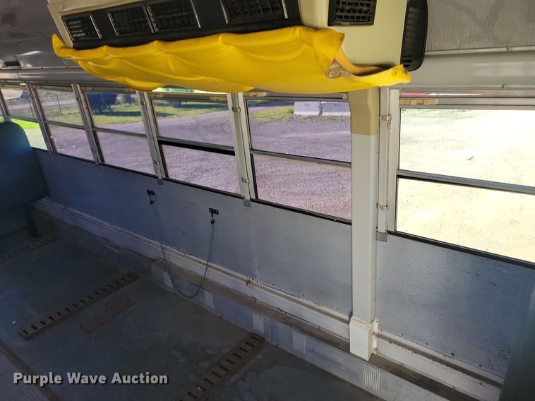 image for item KA9996 1998 Thomas Built 1010S school bus