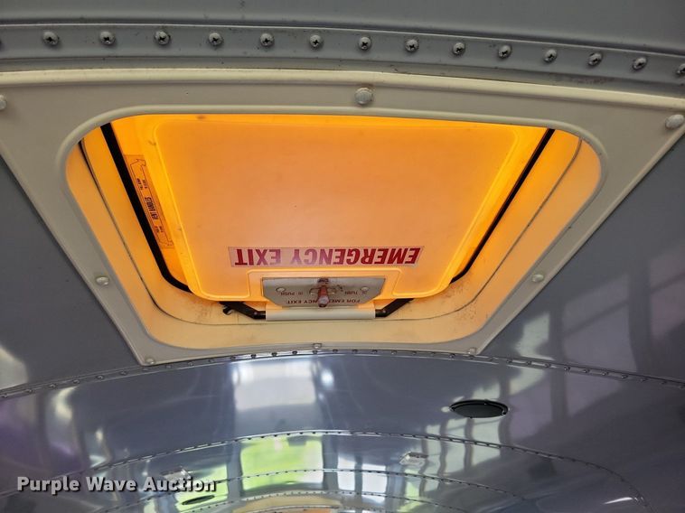 image for item KA9996 1998 Thomas Built 1010S school bus