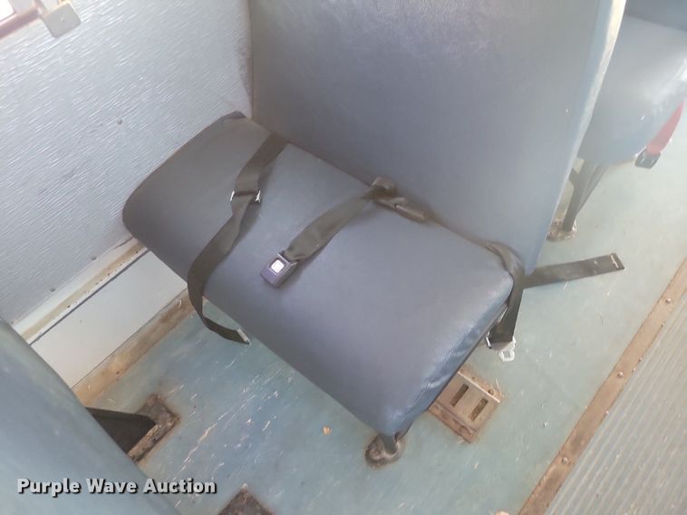 image for item KA9996 1998 Thomas Built 1010S school bus