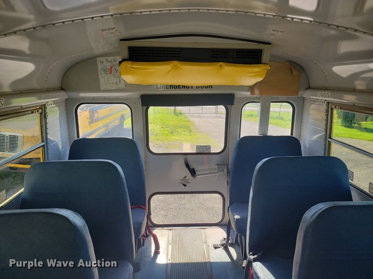 image for item KA9996 1998 Thomas Built 1010S school bus