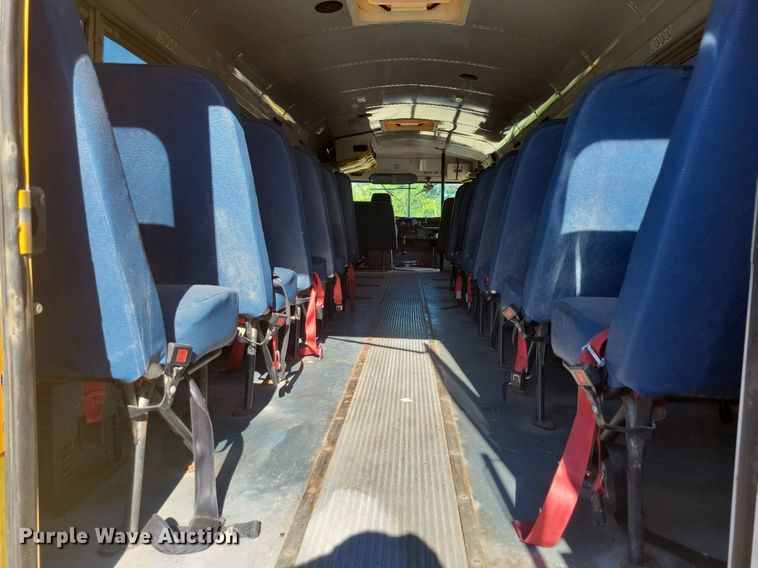 image for item KA9996 1998 Thomas Built 1010S school bus