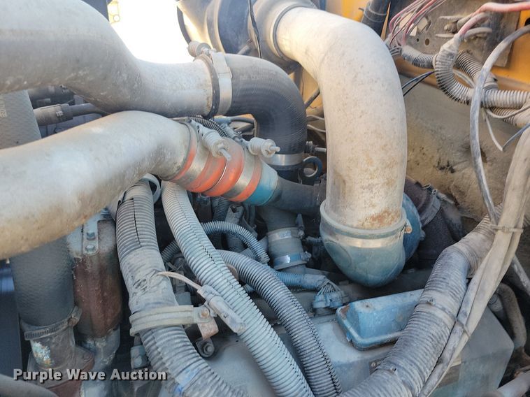 image for item KA9996 1998 Thomas Built 1010S school bus