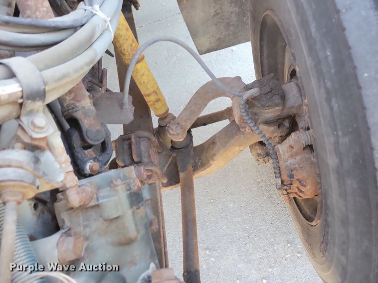 image for item KA9996 1998 Thomas Built 1010S school bus