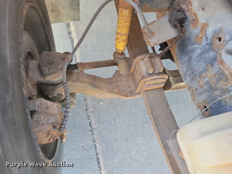 image for item KA9996 1998 Thomas Built 1010S school bus