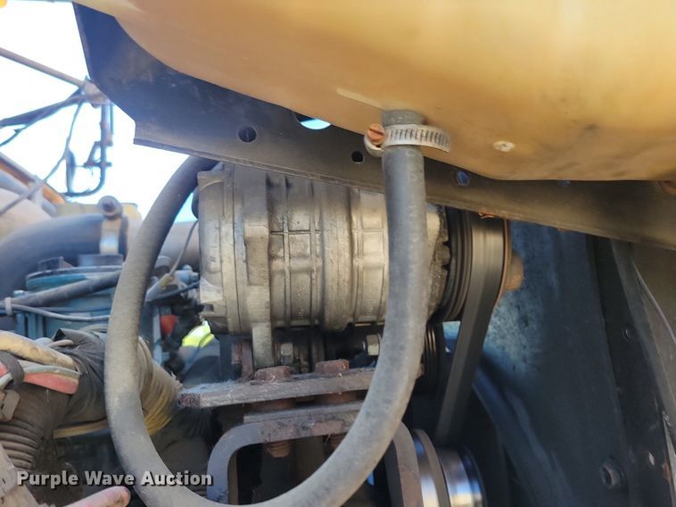 image for item KA9996 1998 Thomas Built 1010S school bus