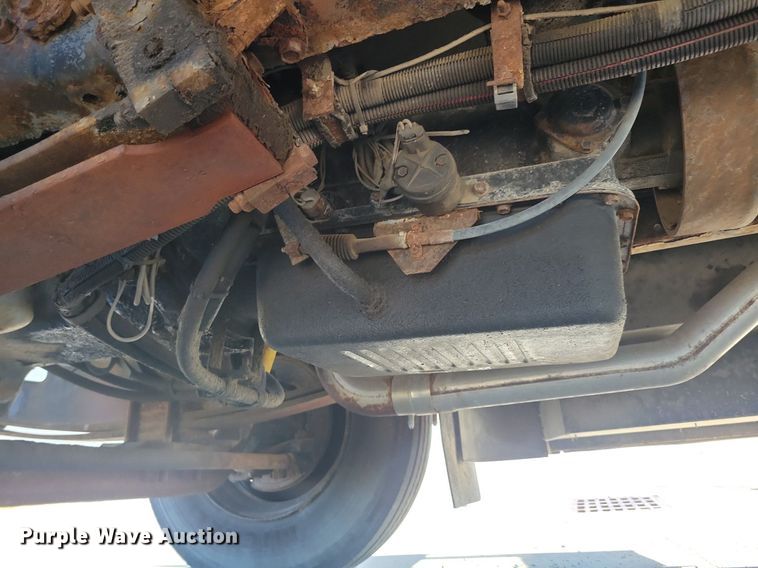 image for item KA9996 1998 Thomas Built 1010S school bus