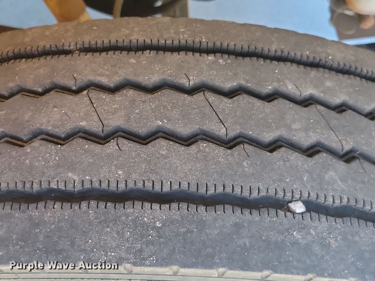 image for item KA9996 1998 Thomas Built 1010S school bus