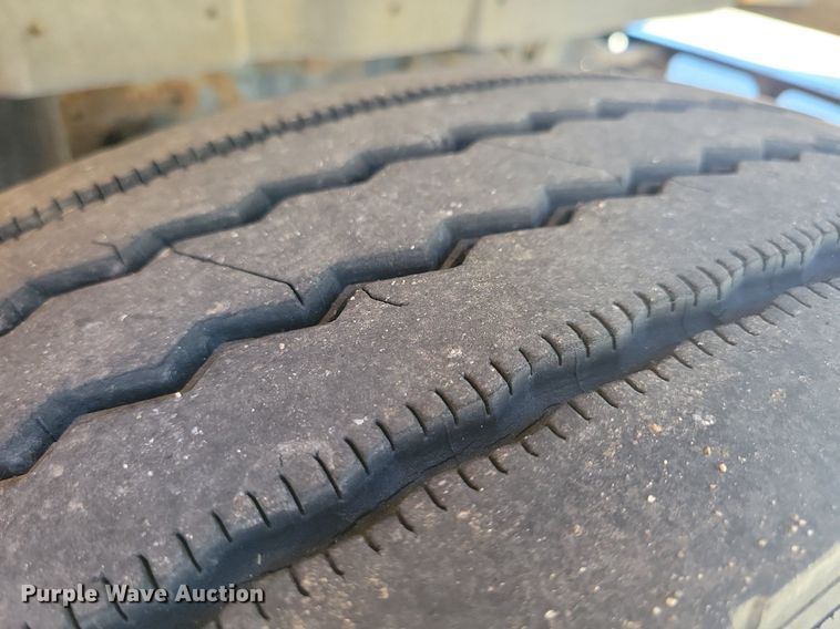 image for item KA9996 1998 Thomas Built 1010S school bus