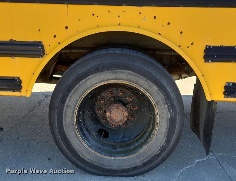 image for item KA9996 1998 Thomas Built 1010S school bus