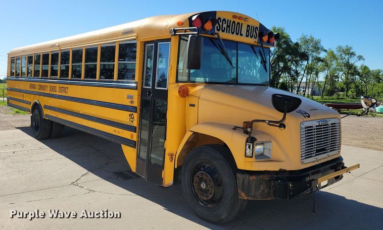 image for item KA9997 2005 Thomas Built 120PS school bus