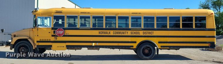 image for item KA9997 2005 Thomas Built 120PS school bus