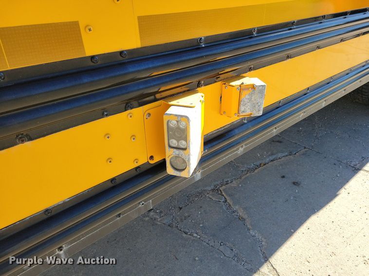 image for item KA9997 2005 Thomas Built 120PS school bus