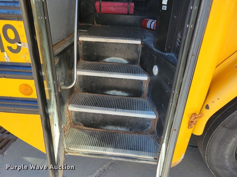 image for item KA9997 2005 Thomas Built 120PS school bus