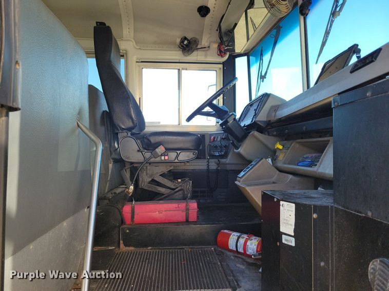 image for item KA9997 2005 Thomas Built 120PS school bus