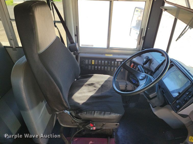 image for item KA9997 2005 Thomas Built 120PS school bus