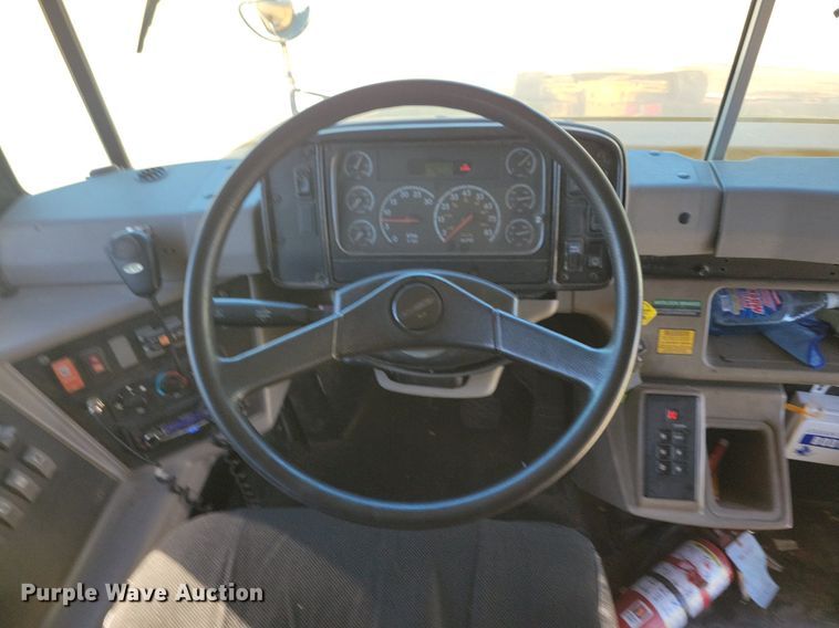 image for item KA9997 2005 Thomas Built 120PS school bus