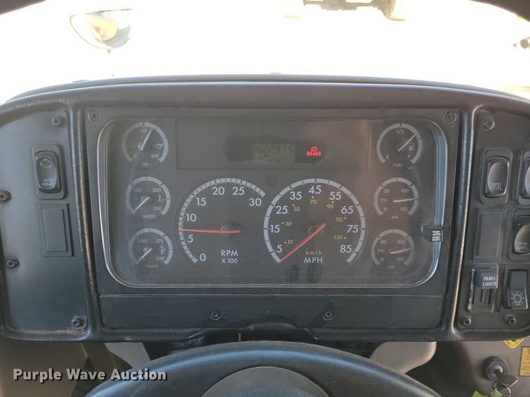 image for item KA9997 2005 Thomas Built 120PS school bus