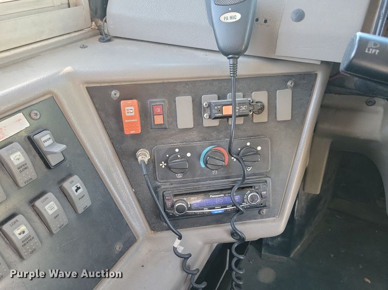 image for item KA9997 2005 Thomas Built 120PS school bus