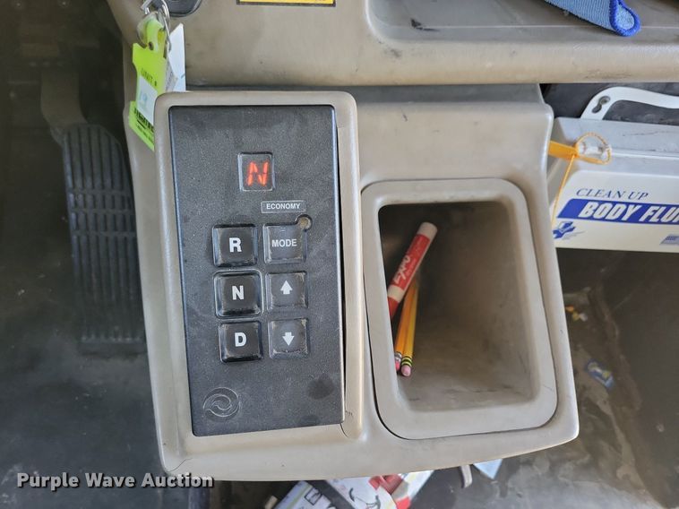 image for item KA9997 2005 Thomas Built 120PS school bus