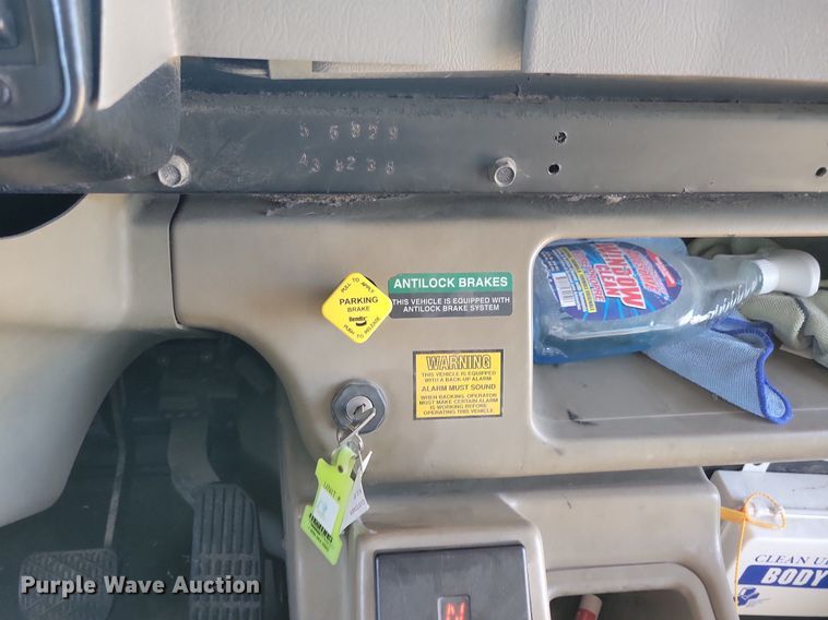 image for item KA9997 2005 Thomas Built 120PS school bus