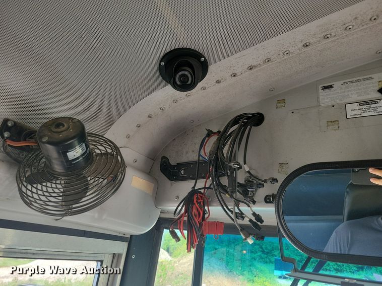 image for item KA9997 2005 Thomas Built 120PS school bus