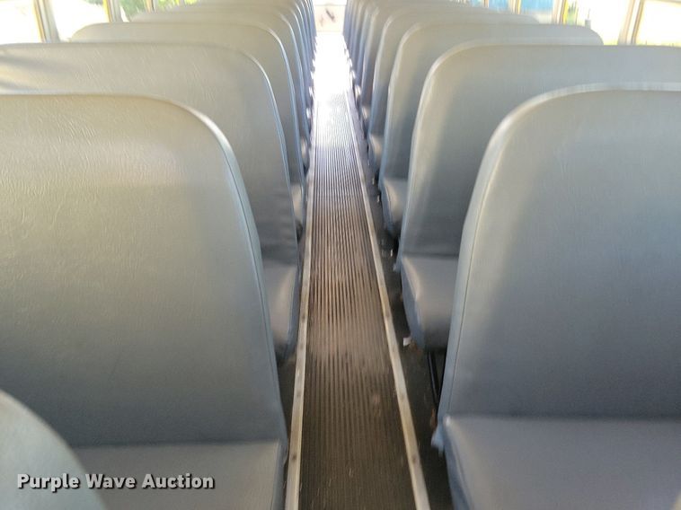 image for item KA9997 2005 Thomas Built 120PS school bus